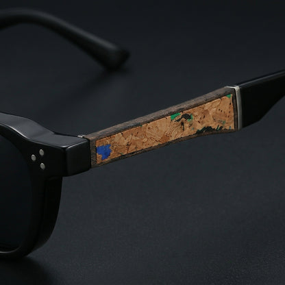 Okulary przeciwsłoneczne unisex z okrągłymi oprawkami i korkowymi akcentami na zausznikach-Glasses for women-Olave